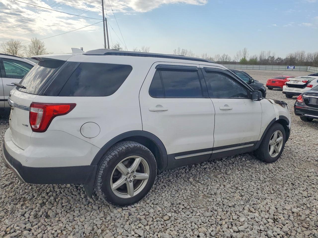 2017 FORD EXPLORER XLT — снимка 3