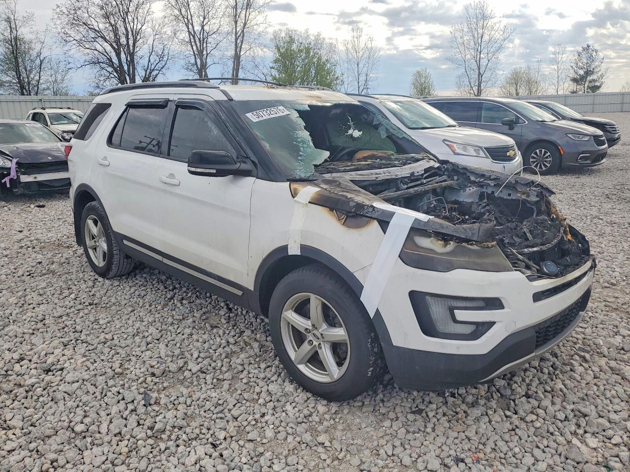 2017 FORD EXPLORER XLT — снимка 4