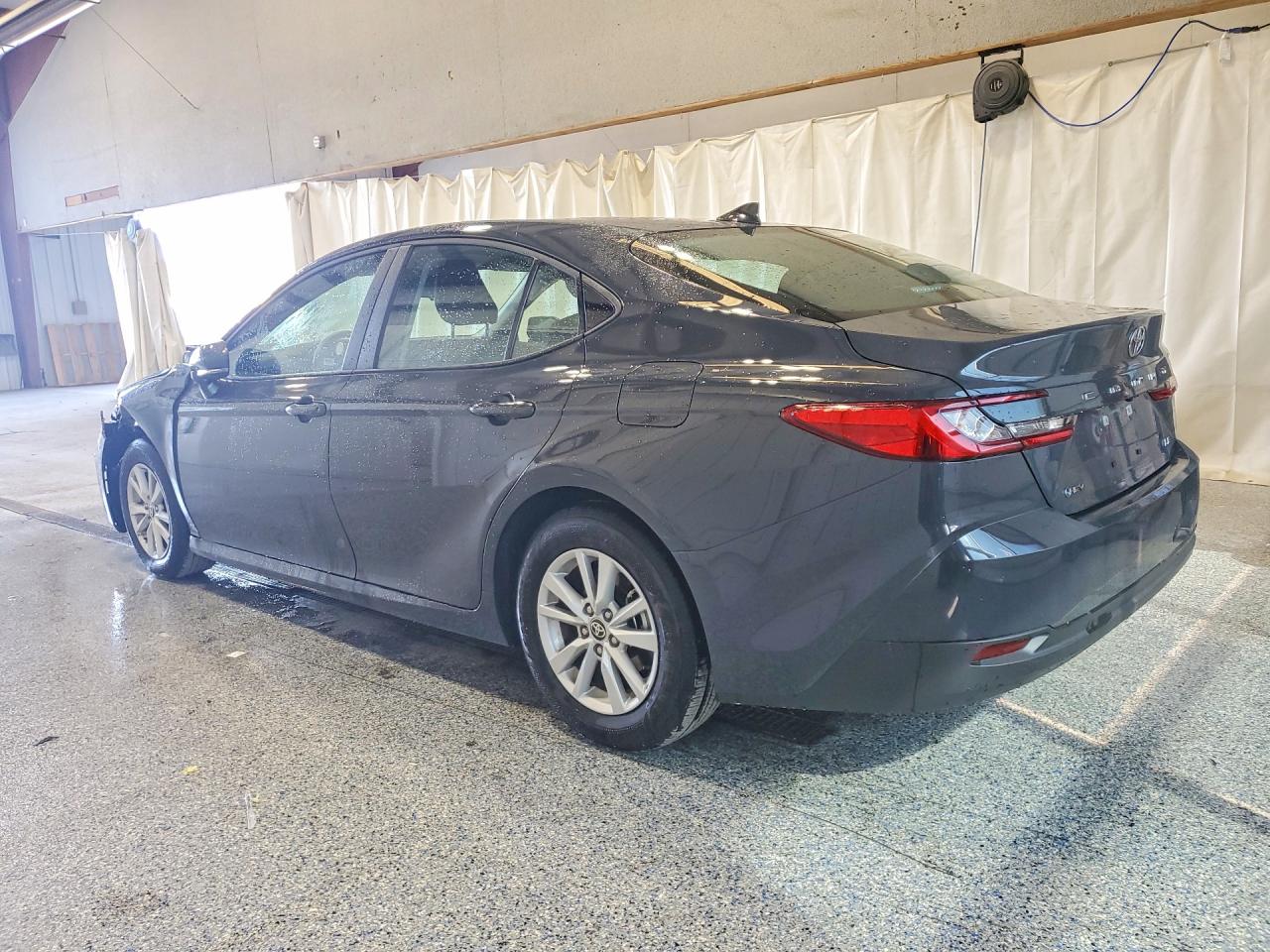 2026 TOYOTA CAMRY LE — снимка 2