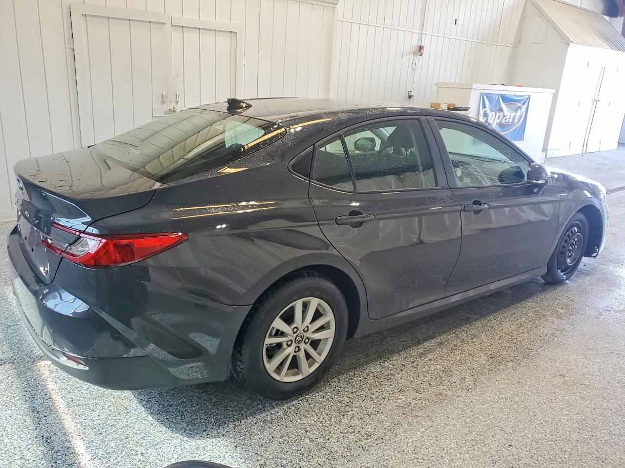 2026 TOYOTA CAMRY LE — снимка 3
