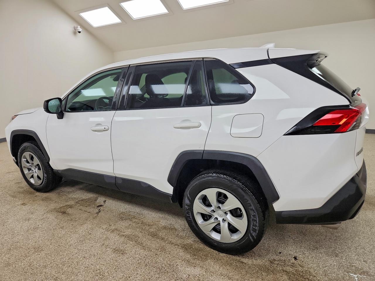 2022 TOYOTA RAV4 LE — снимка 2