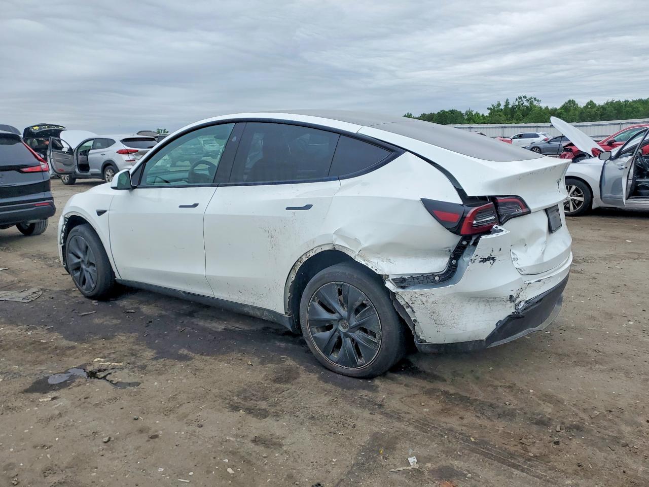 2024 TESLA MODEL Y — снимка 2