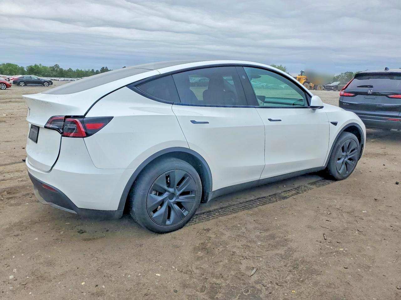 2024 TESLA MODEL Y — снимка 3