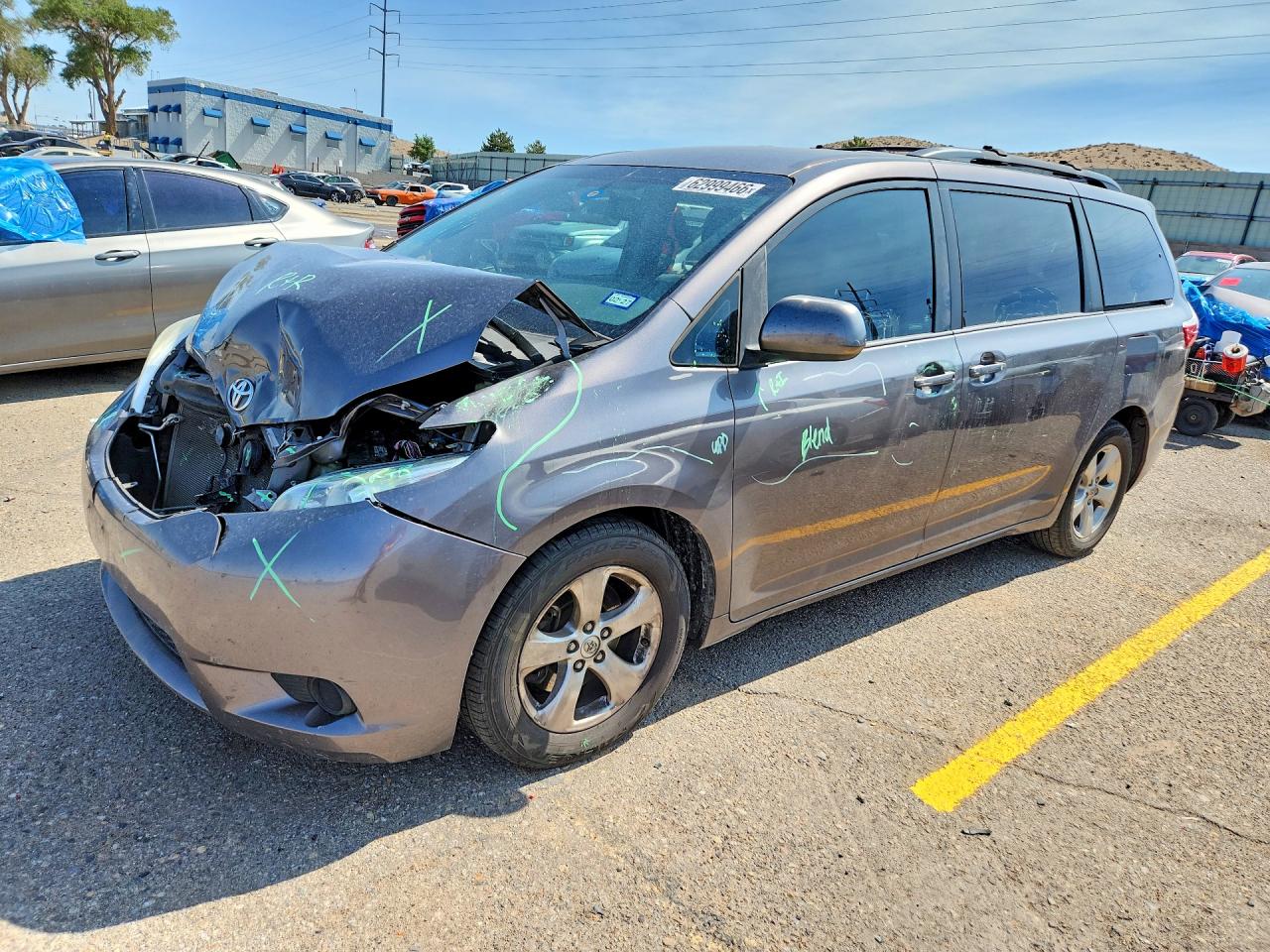 2016 TOYOTA SIENNA LE