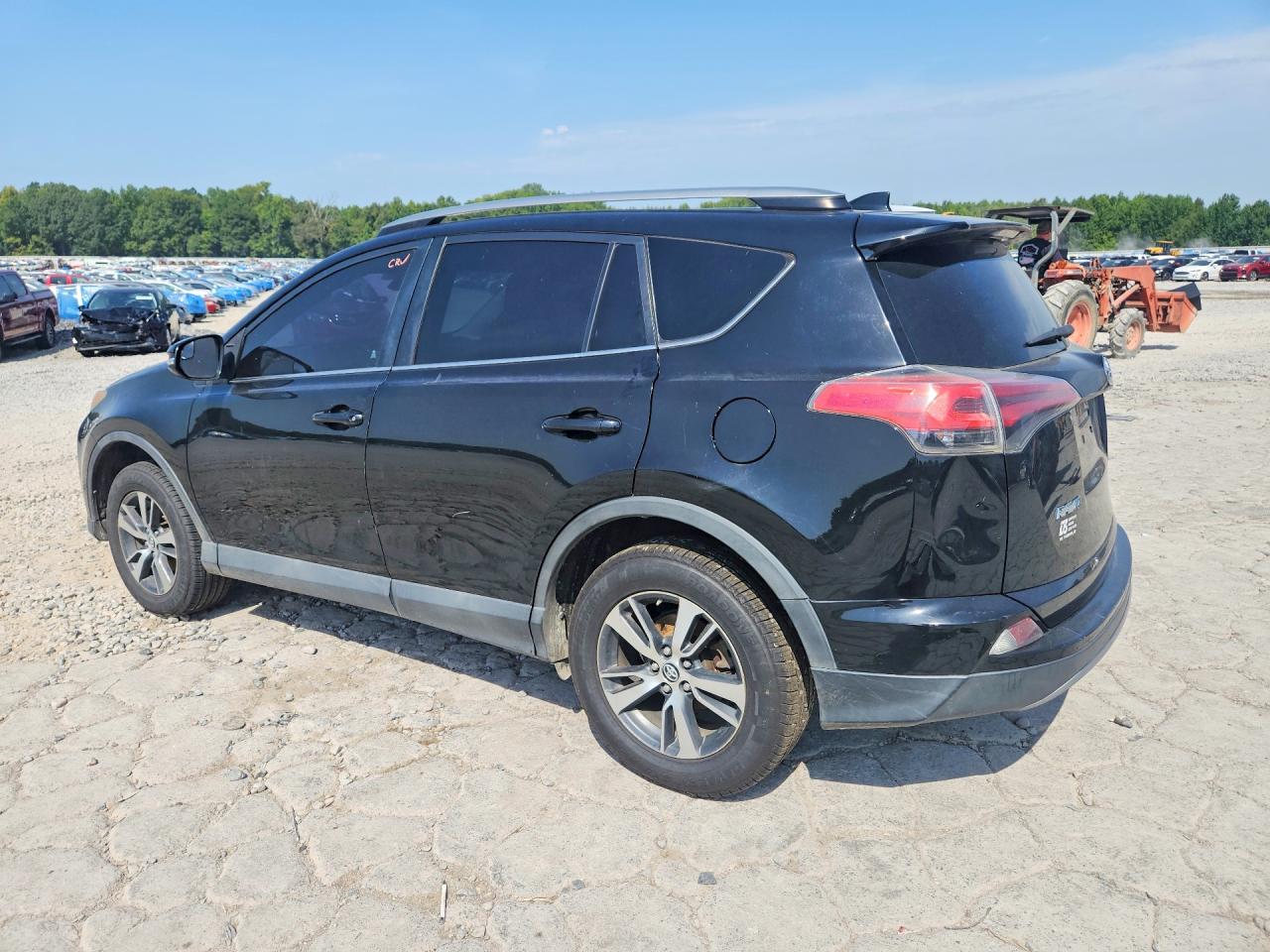 2017 TOYOTA RAV4 XLE — снимка 2