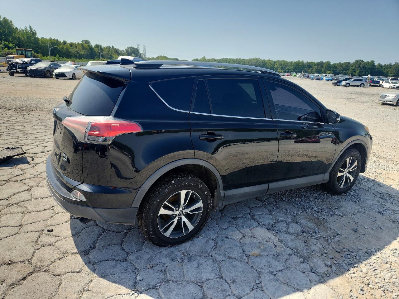 2017 TOYOTA RAV4 XLE — снимка 3