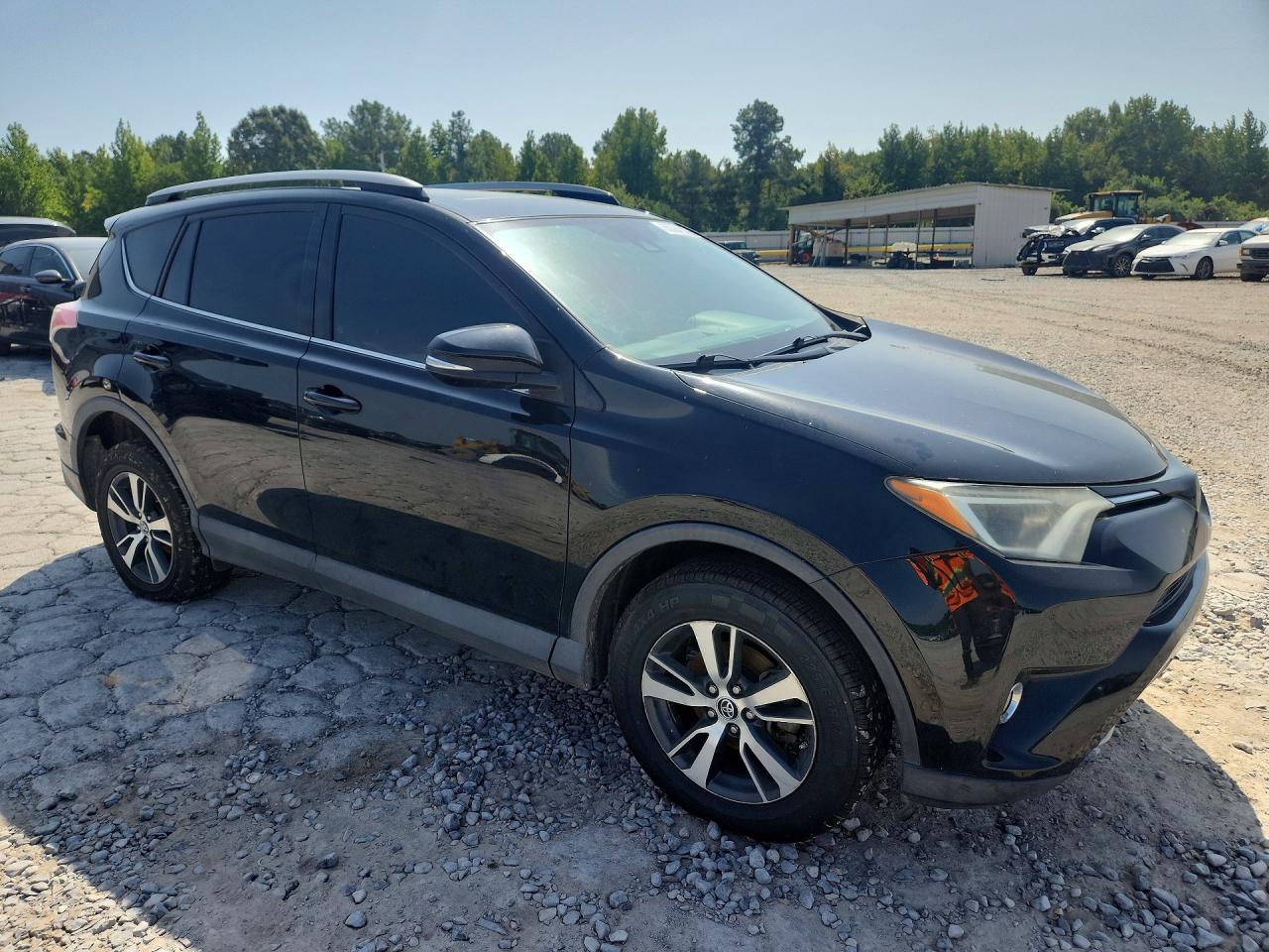 2017 TOYOTA RAV4 XLE — снимка 4