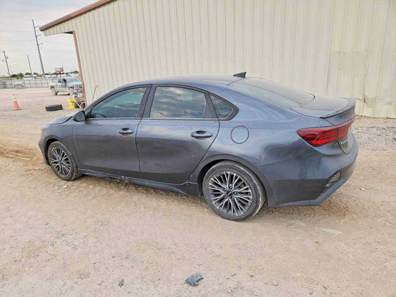 2023 KIA FORTE GT LINE — снимка 2