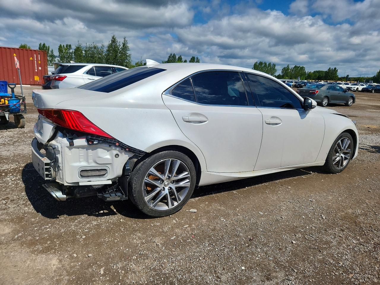 2017 LEXUS IS 200T — снимка 3