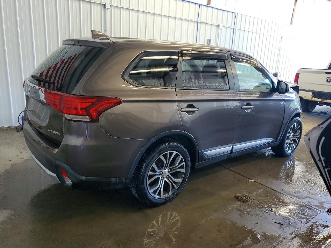 2017 MITSUBISHI OUTLANDER ES — снимка 3