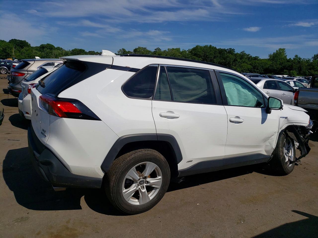 2021 TOYOTA RAV4 XLE — снимка 3