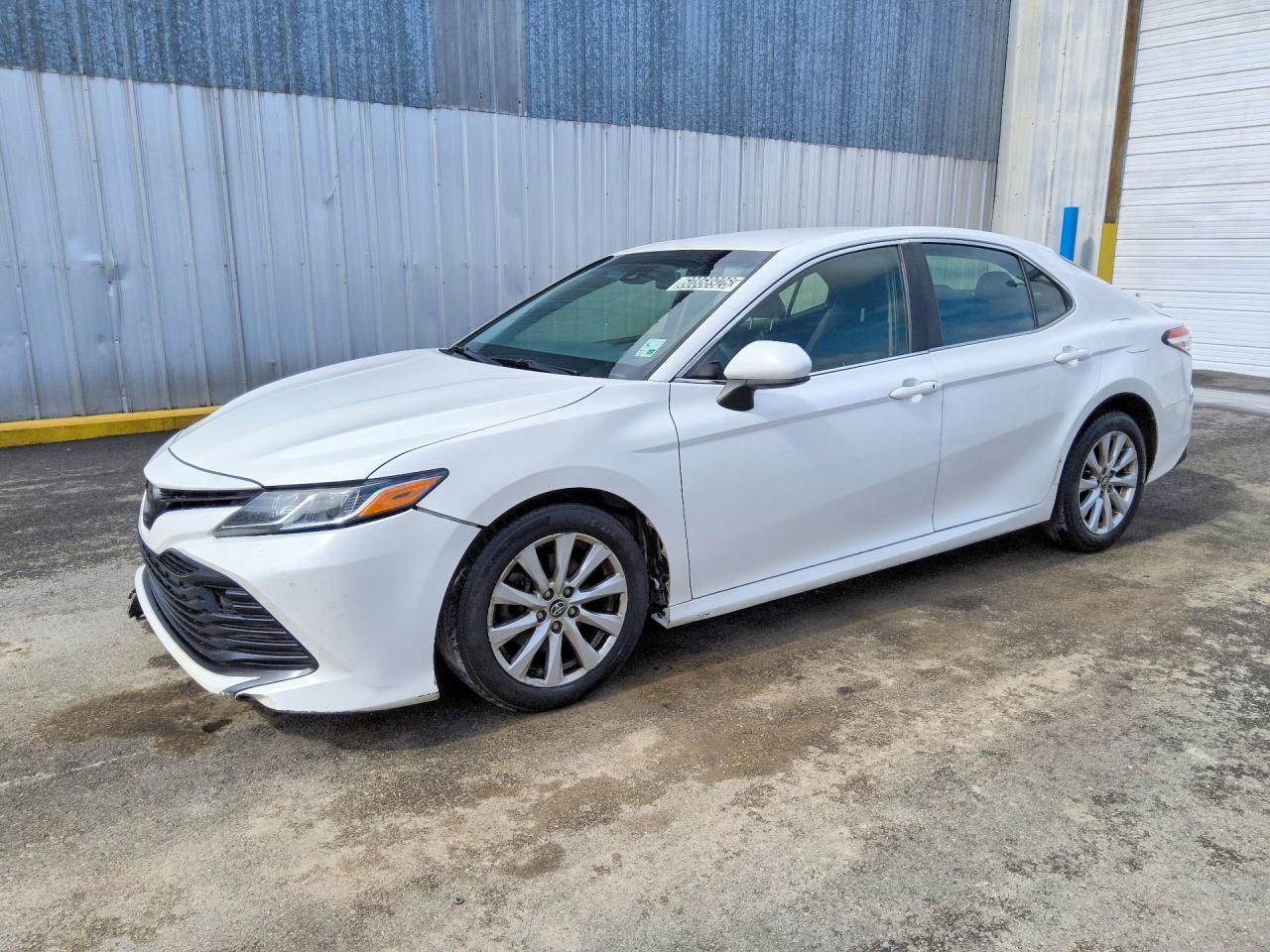 2018 TOYOTA CAMRY LE