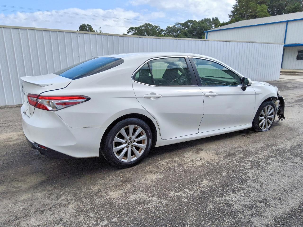 2018 TOYOTA CAMRY LE — снимка 3