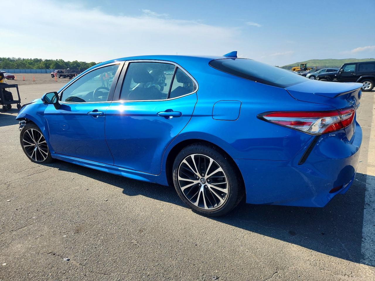 2019 TOYOTA CAMRY SE — снимка 2