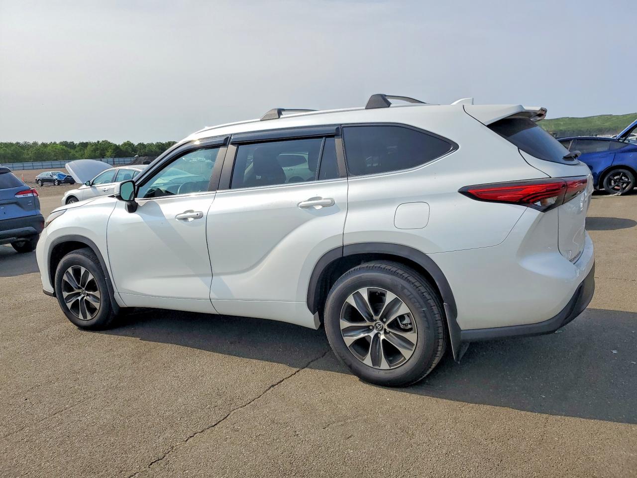 2023 TOYOTA HIGHLANDER XLE — снимка 2