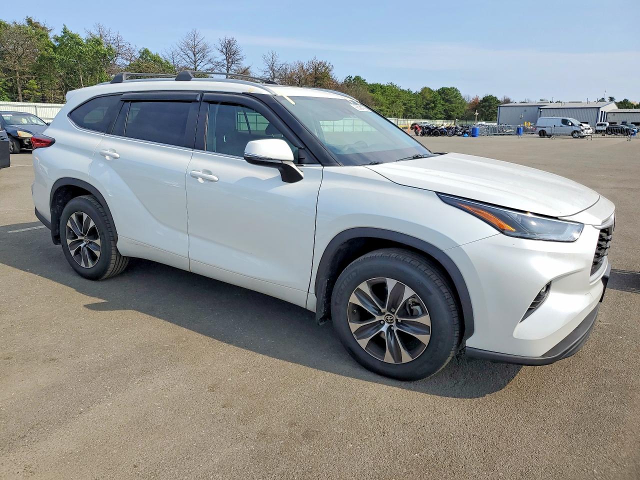 2023 TOYOTA HIGHLANDER XLE — снимка 4