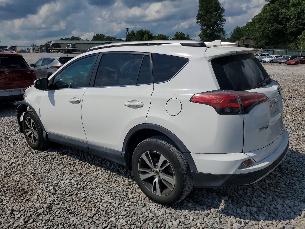 2016 TOYOTA RAV4 XLE — снимка 2