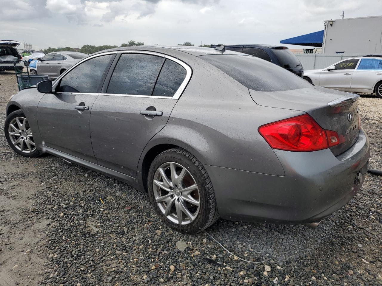 2013 INFINITI G37 — снимка 2