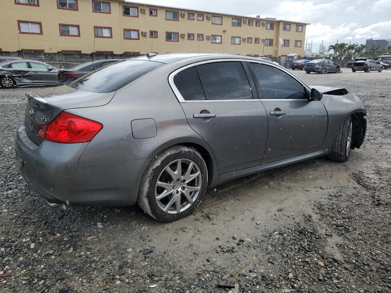 2013 INFINITI G37 — снимка 3