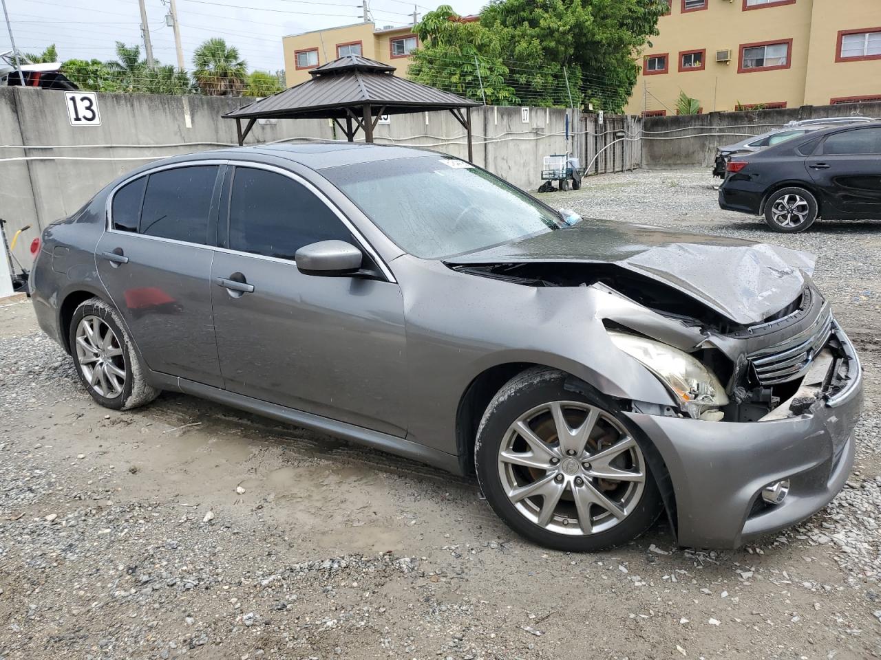 2013 INFINITI G37 — снимка 4