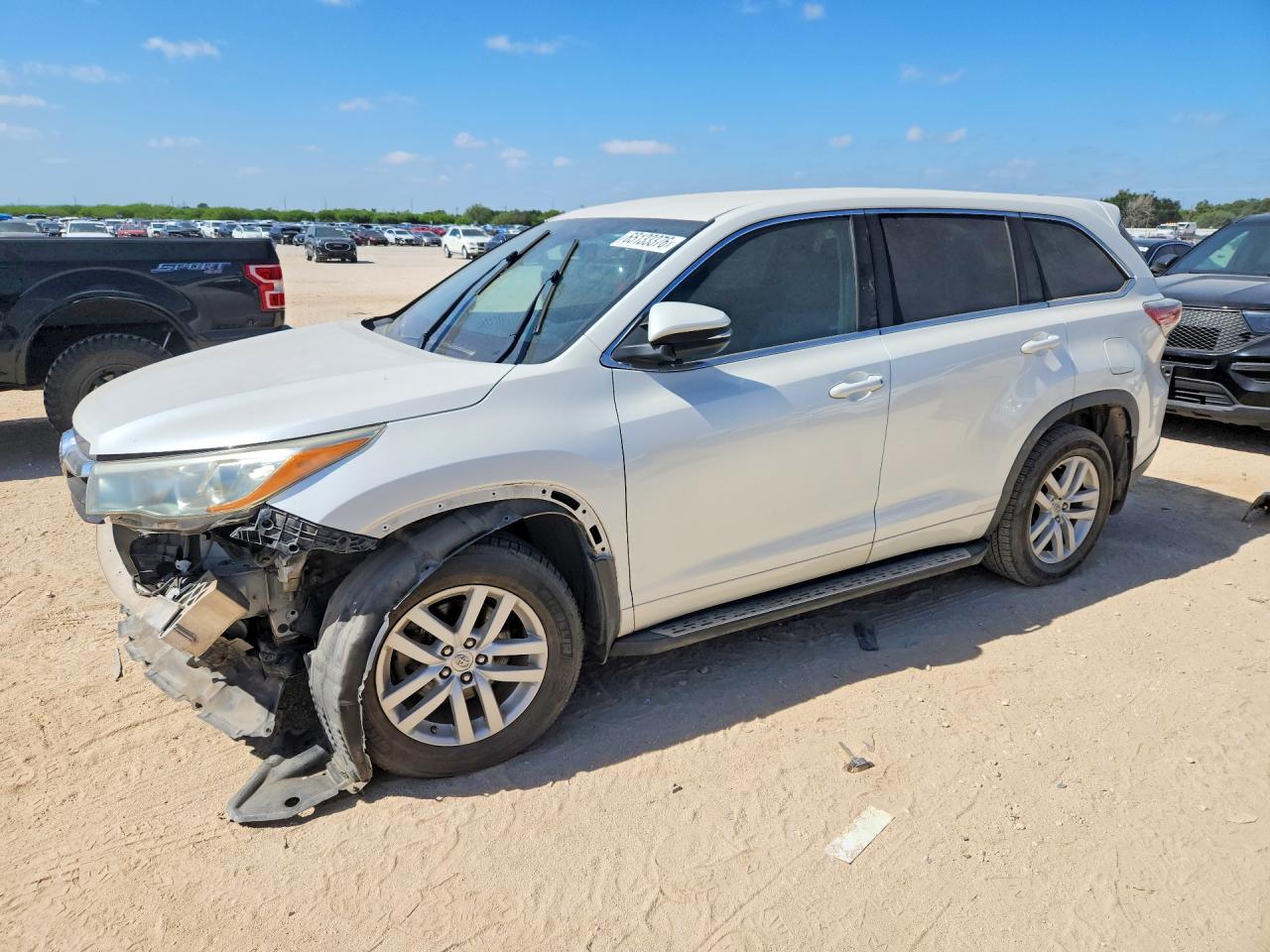 2015 TOYOTA HIGHLANDER LE