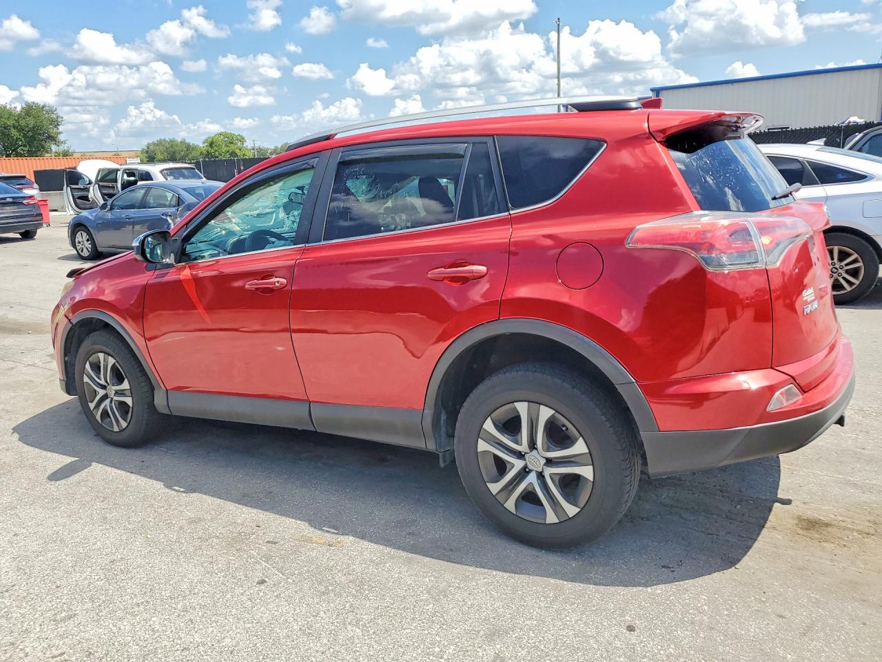 2016 TOYOTA RAV4 LE — снимка 2