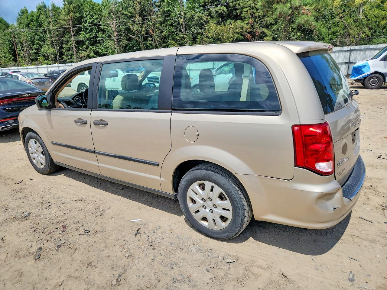 2016 DODGE GRAND CARAVAN SE — снимка 2