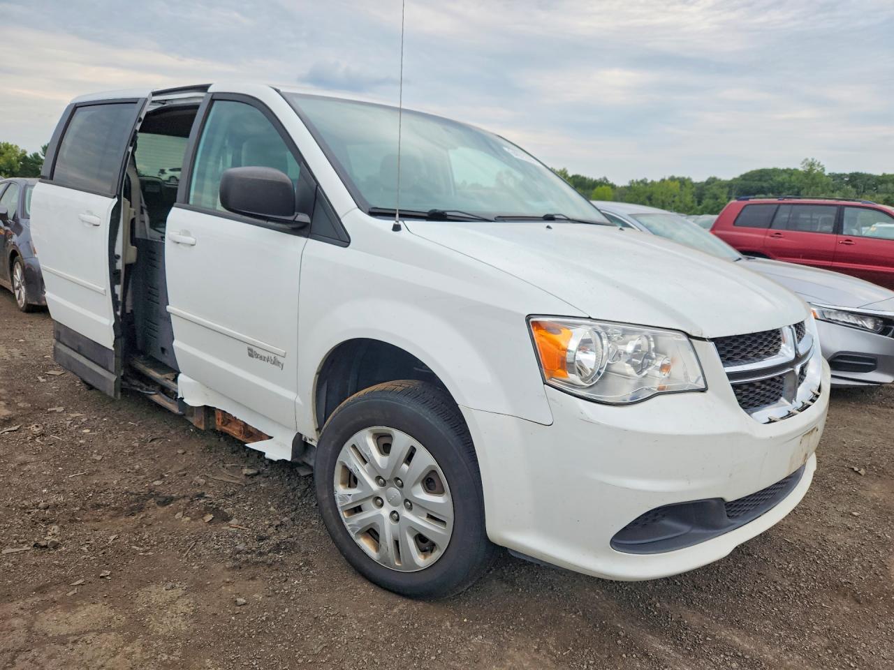 2017 DODGE GRAND CARAVAN SE — снимка 4