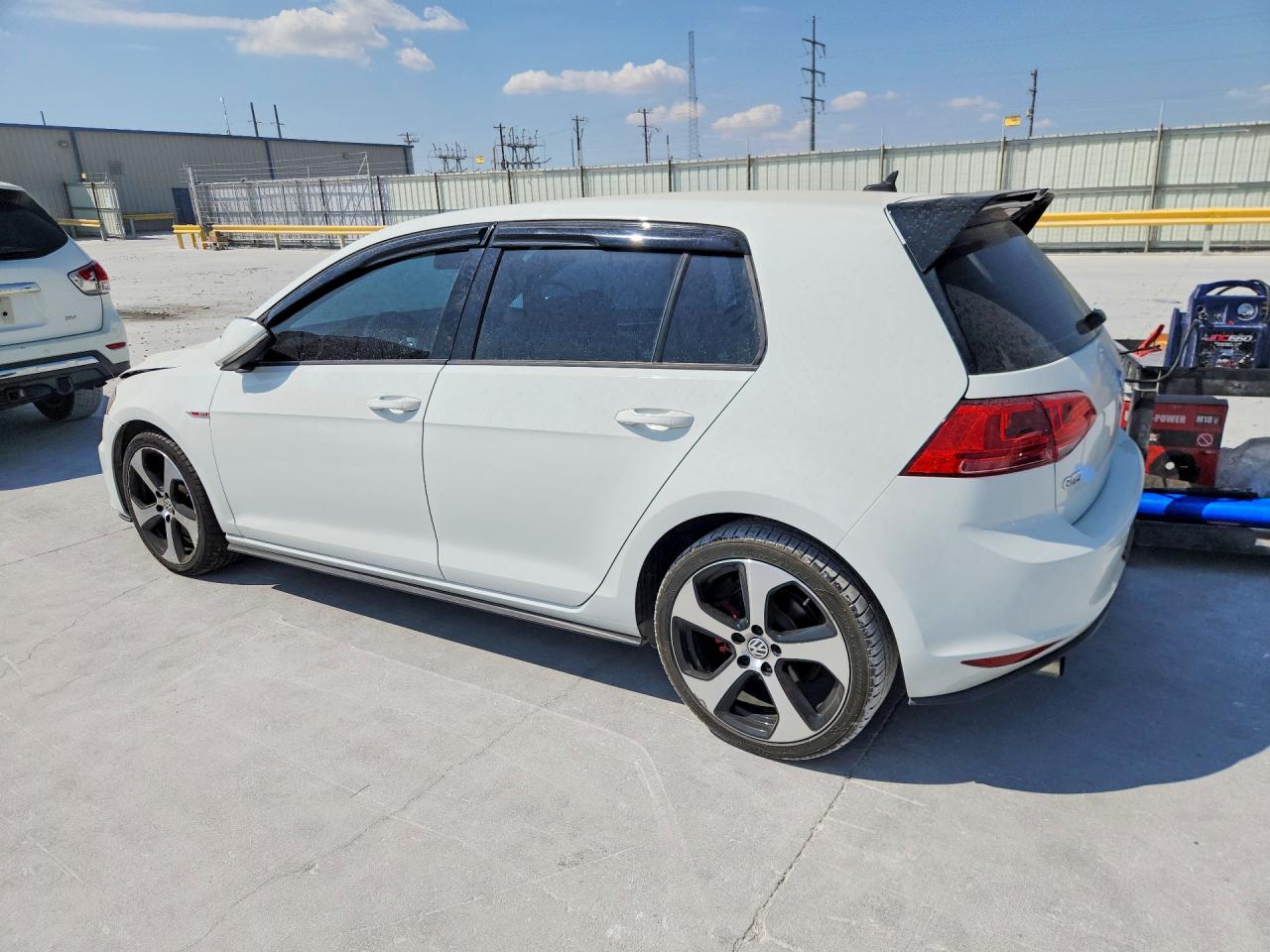 2017 VOLKSWAGEN GTI S — снимка 2