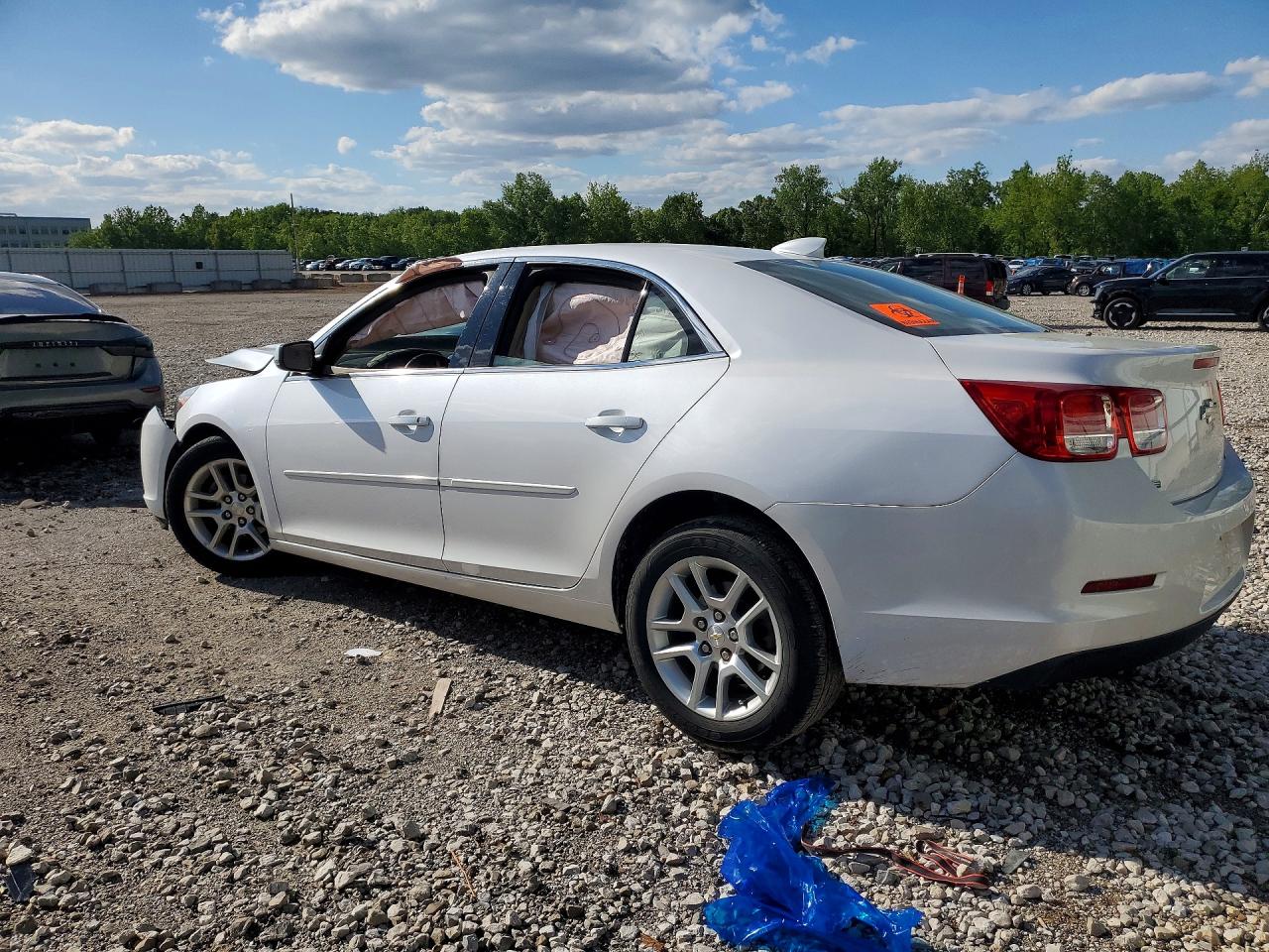 2015 CHEVROLET MALIBU 1LT — снимка 2