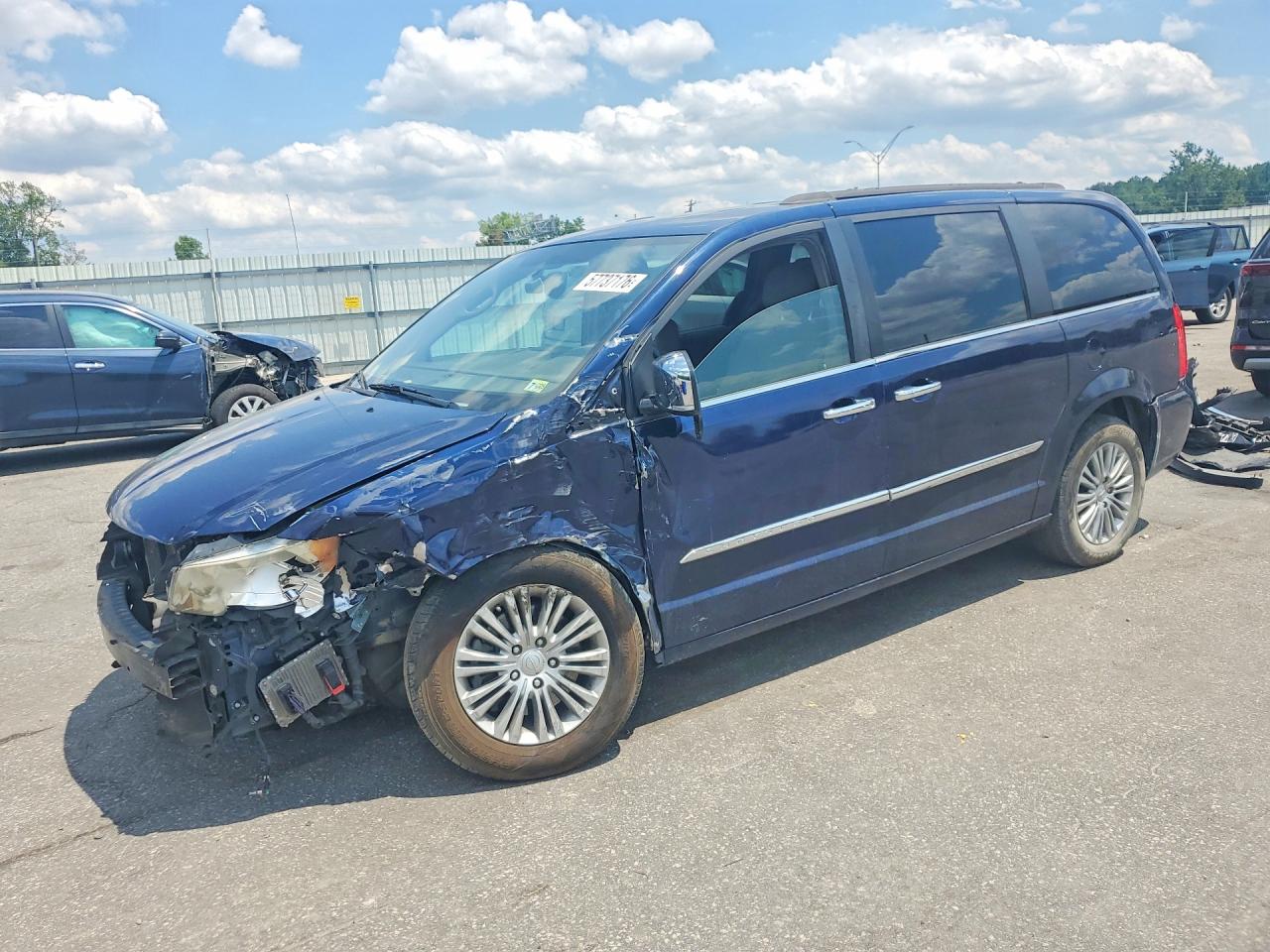 2015 CHRYSLER TOWN & COUNTRY TOURING L