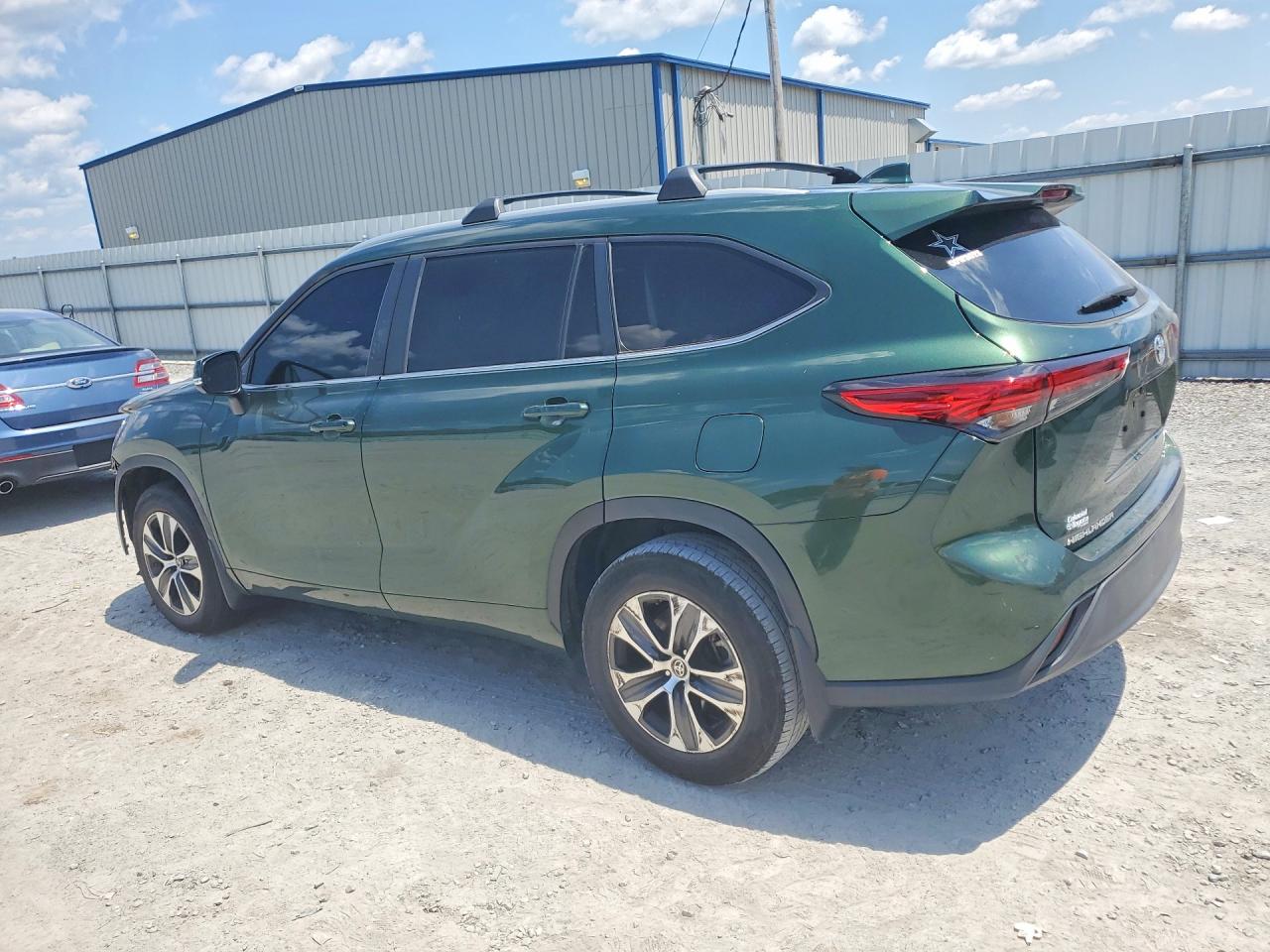 2023 TOYOTA HIGHLANDER XLE — снимка 2