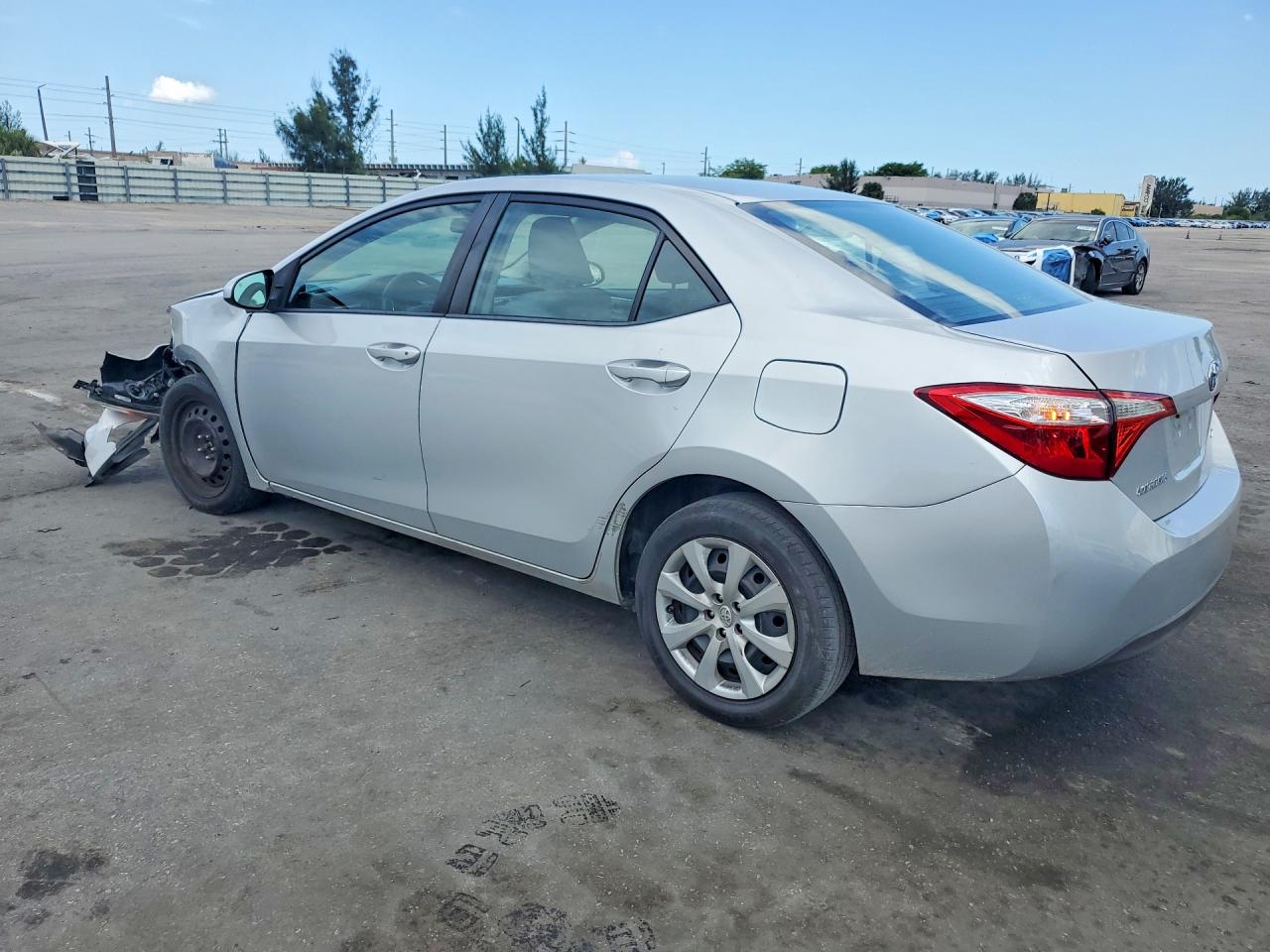 2015 TOYOTA COROLLA LE — снимка 2