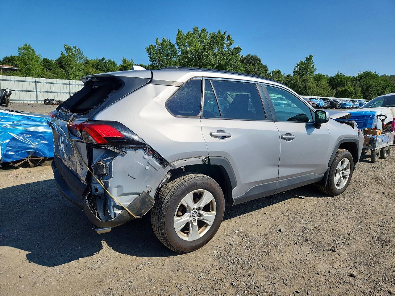 2021 TOYOTA RAV4 XLE — снимка 3
