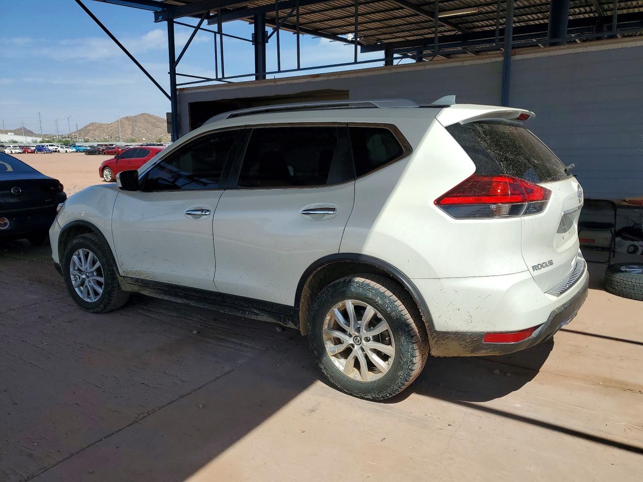 2017 NISSAN ROGUE SV — снимка 2