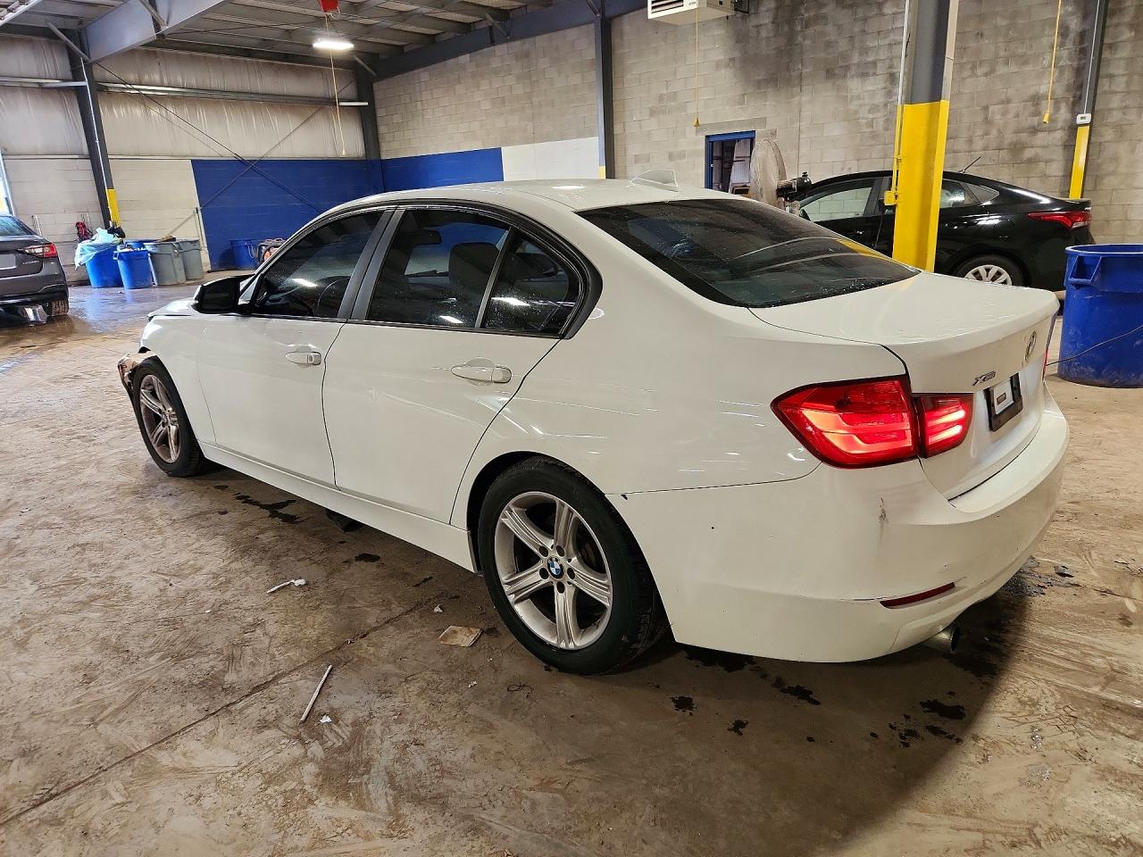 2013 BMW 320 I XDRIVE — снимка 2