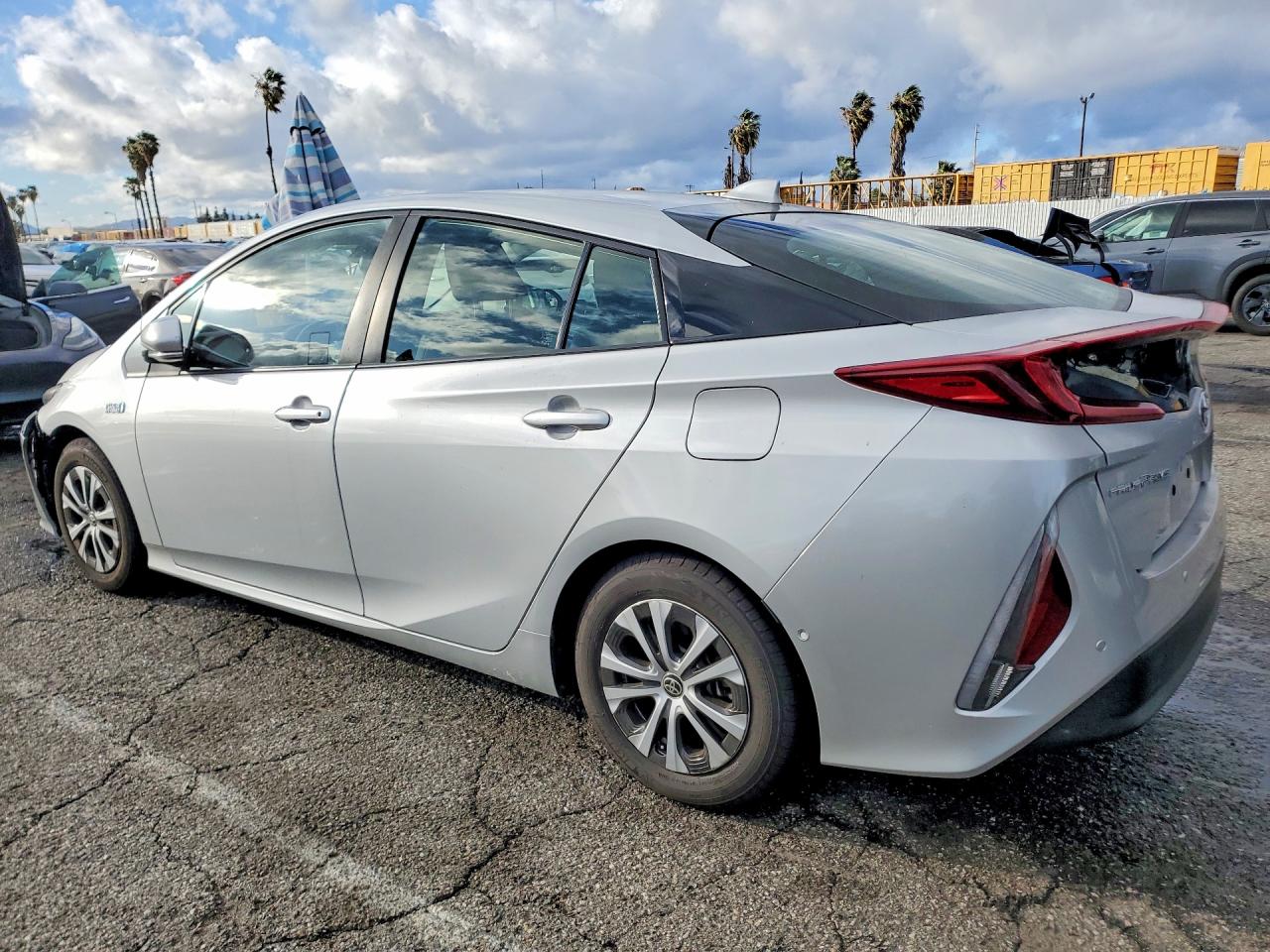 2022 TOYOTA PRIUS PRIME LE — снимка 2