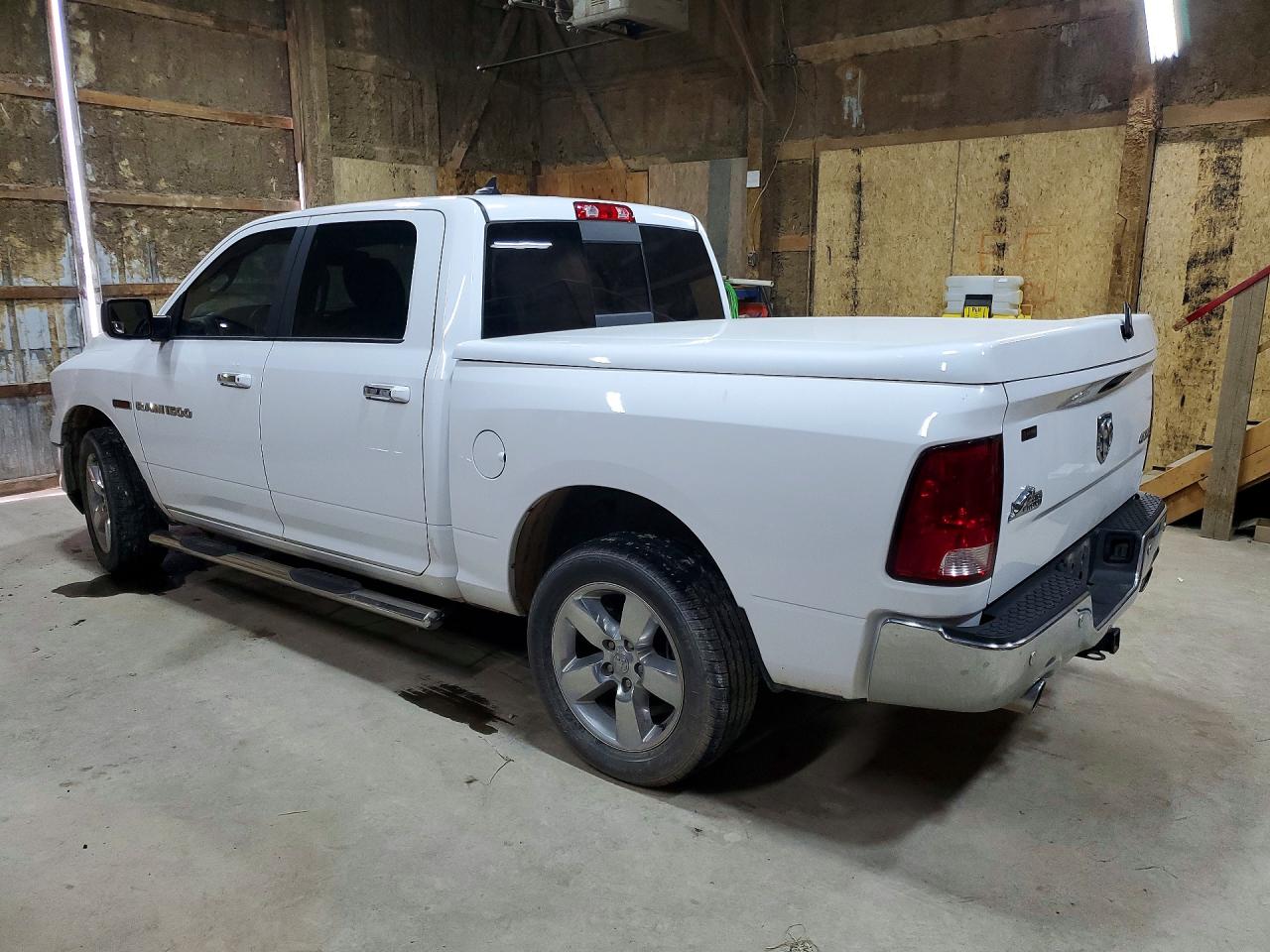 2017 RAM 1500 SLT — снимка 2