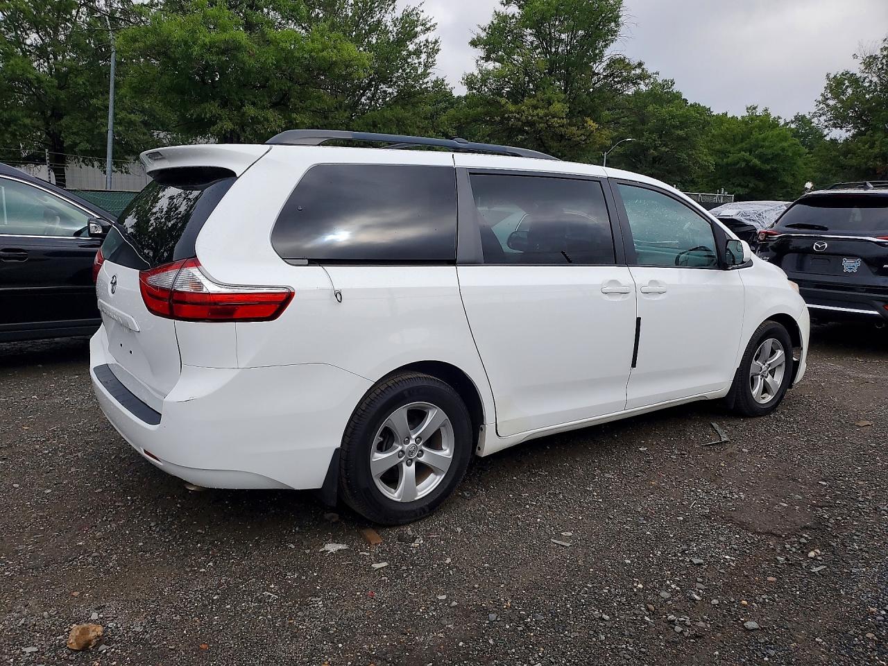 2016 TOYOTA SIENNA LE — снимка 3