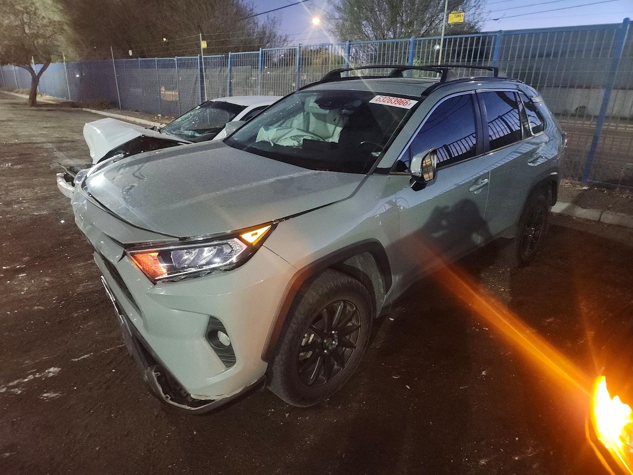 2021 TOYOTA RAV4 XLE