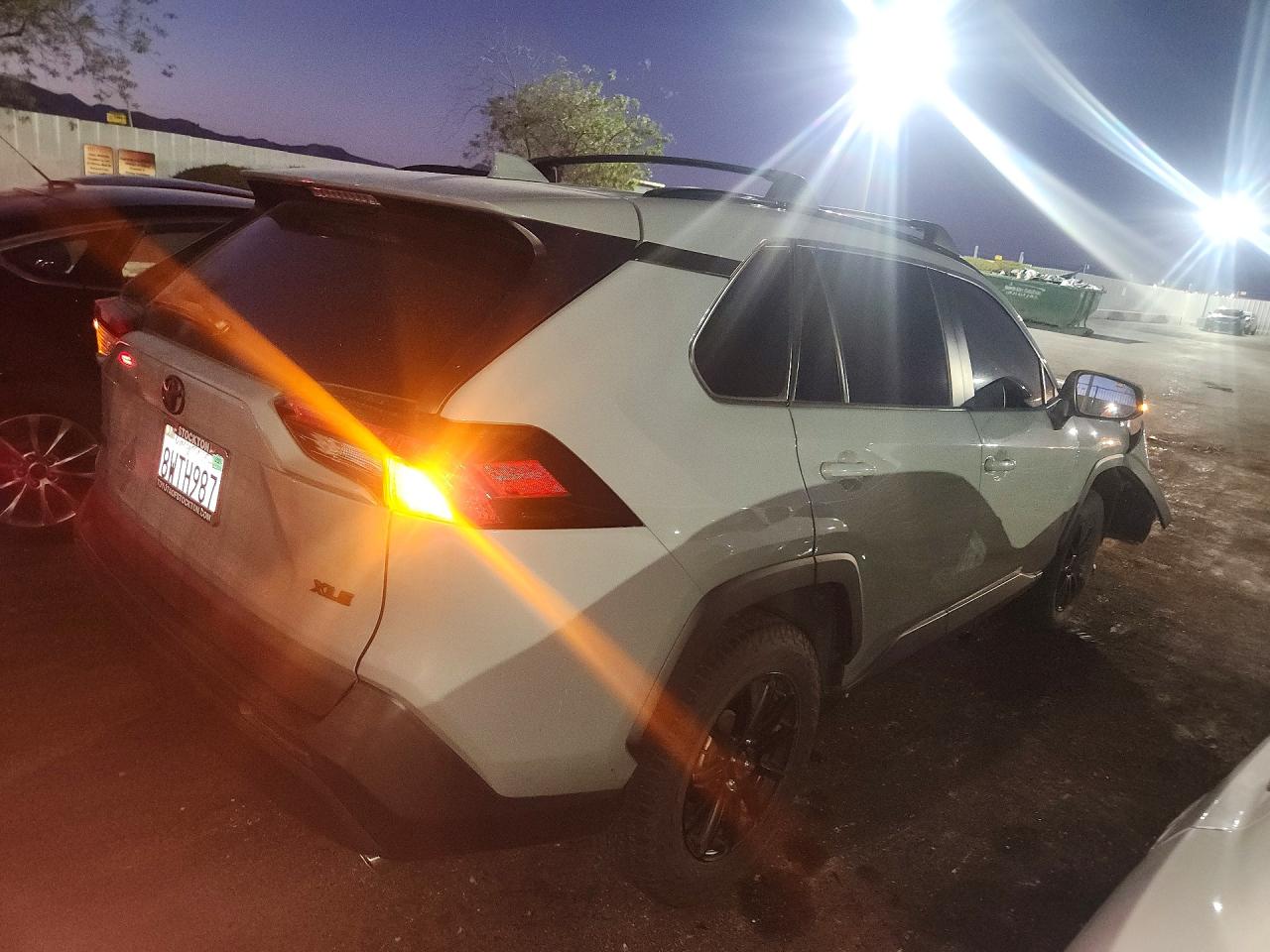 2021 TOYOTA RAV4 XLE — снимка 3