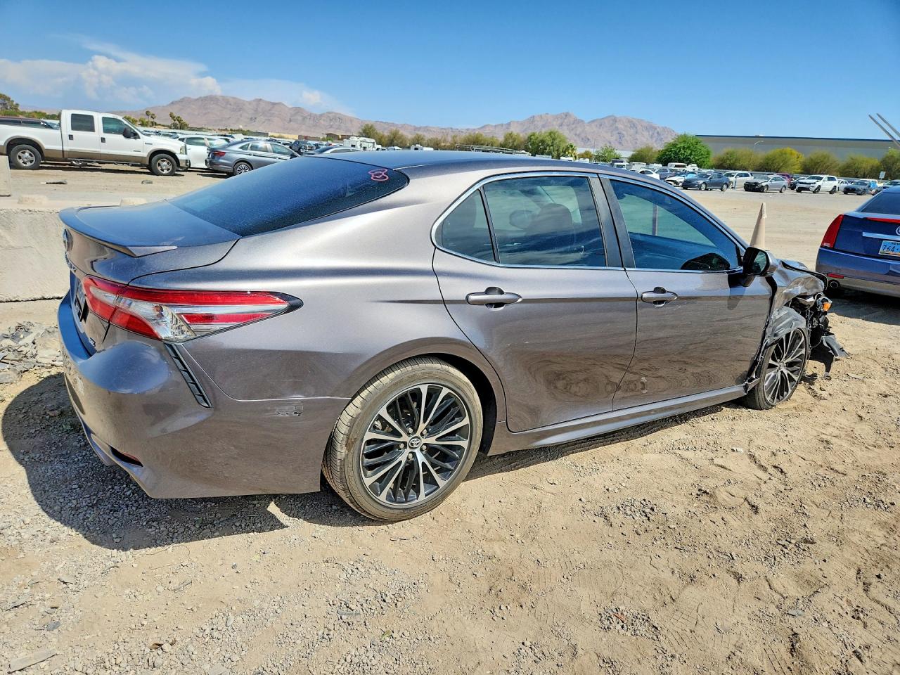 2018 TOYOTA CAMRY SE — снимка 3