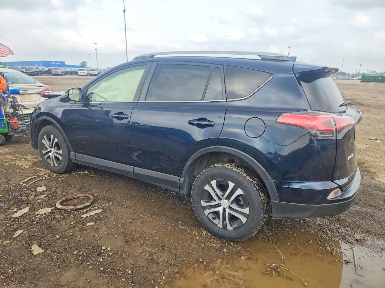 2017 TOYOTA RAV4 LE — снимка 2