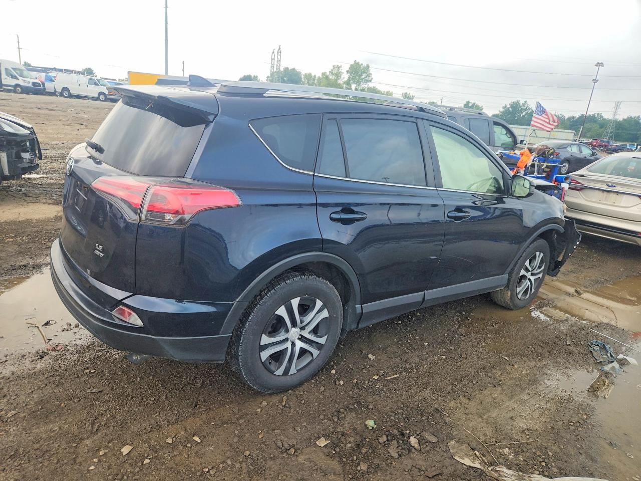 2017 TOYOTA RAV4 LE — снимка 3