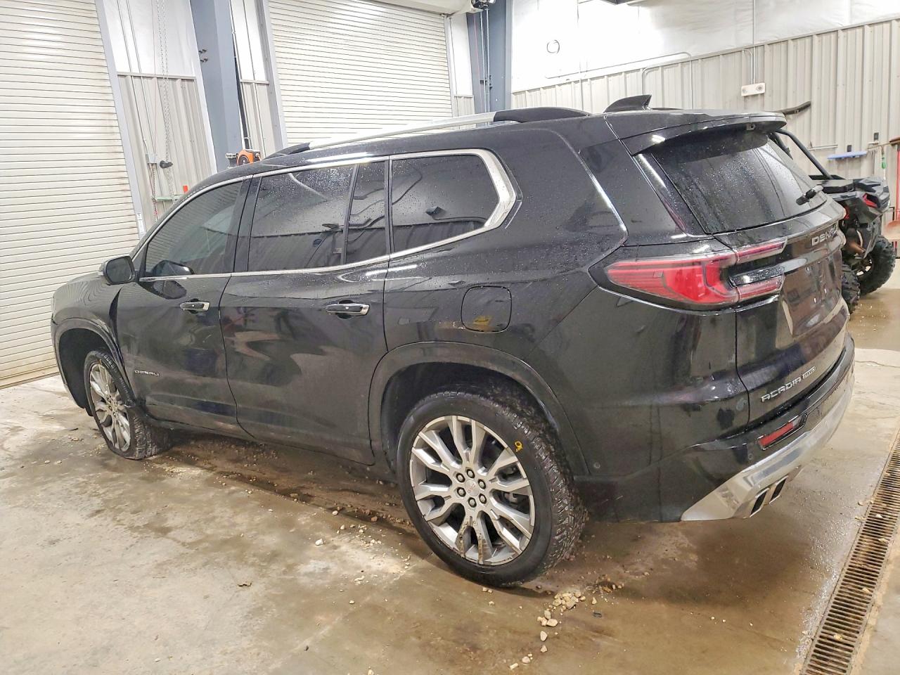 2025 GMC ACADIA DENALI — снимка 2
