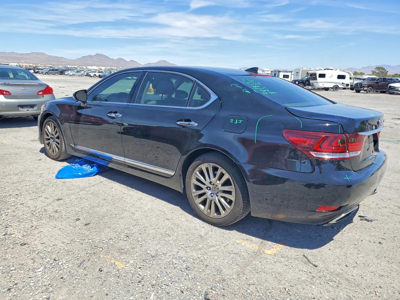 2016 LEXUS LS 460L — снимка 2