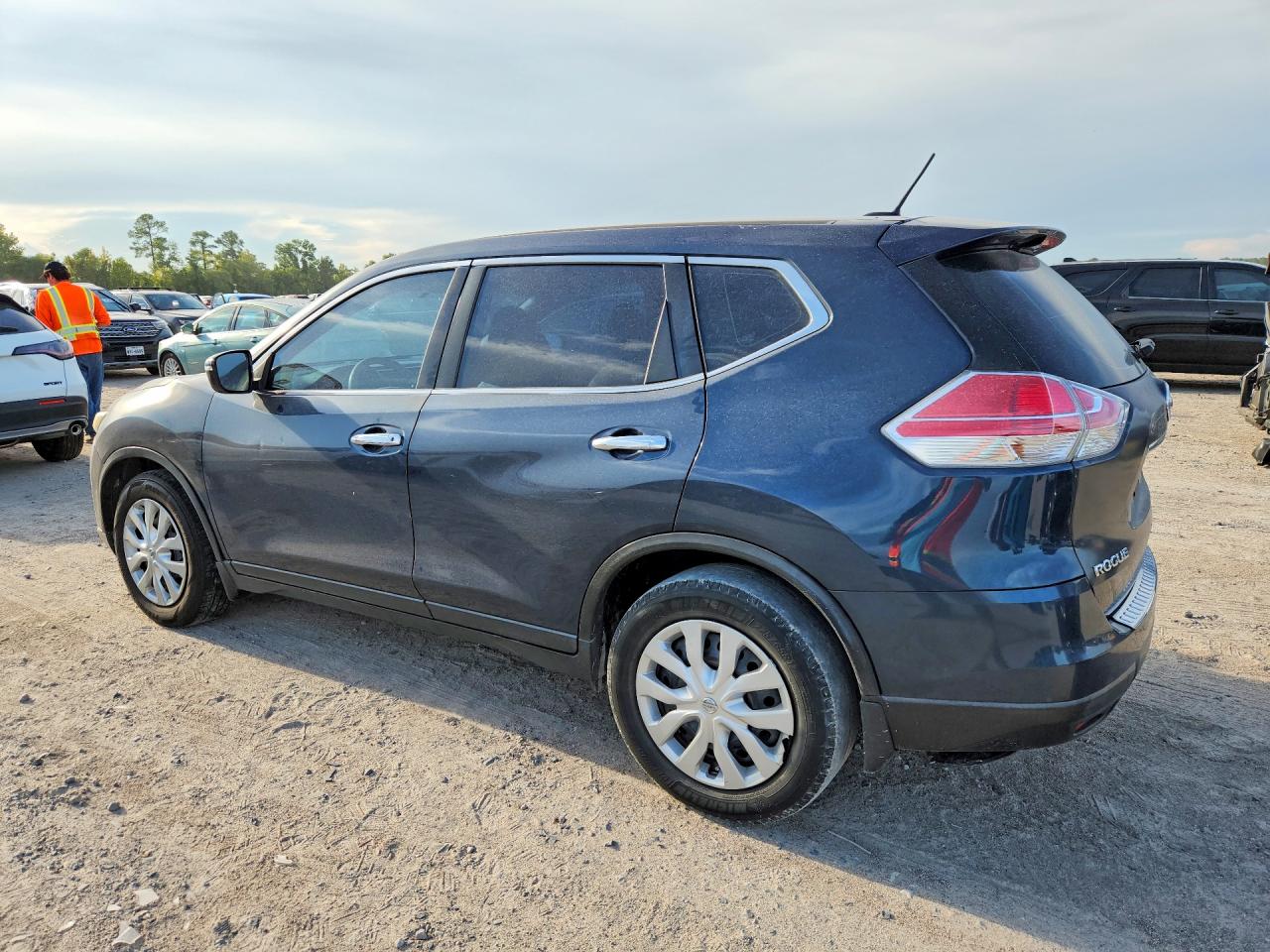 2015 NISSAN ROGUE S — снимка 2
