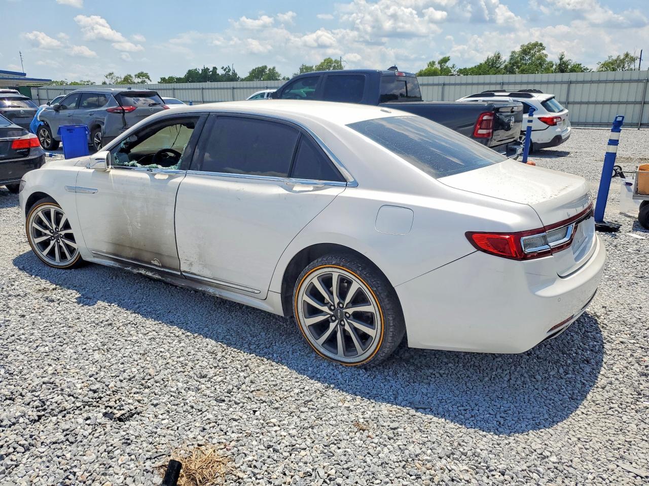 2017 LINCOLN CONTINENTAL PREMIERE — снимка 2