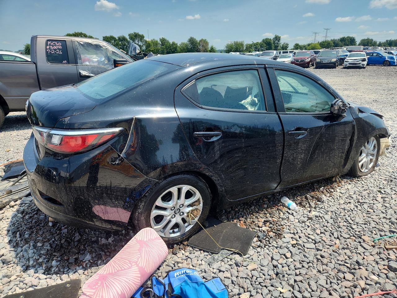 2017 TOYOTA YARIS IA BASE — снимка 3