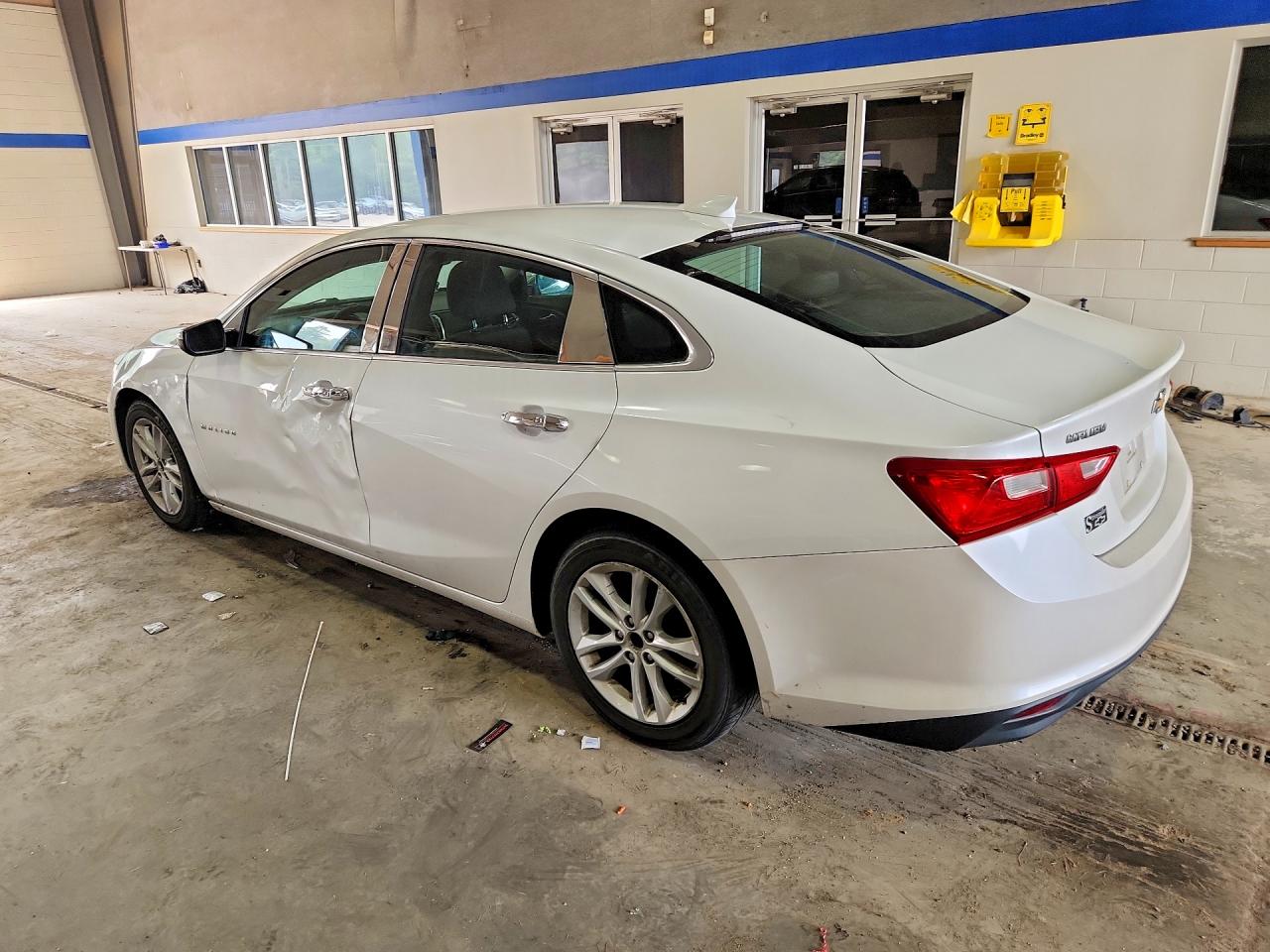 2017 CHEVROLET MALIBU LT — снимка 2